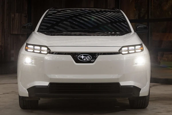 Subaru Solterra 2026 - crossover điện sạc 80% chỉ trong 35 phút