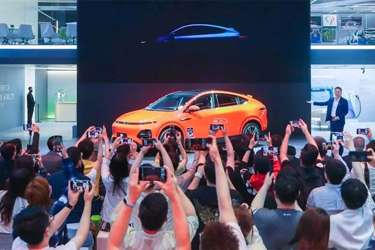 XPeng G6 sạc 10 phút chạy được 300 km, khoảng 818 triệu đồng