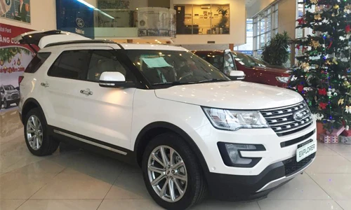 Loạt xe ôtô Ford tại Việt Nam bất ngờ “đại hạ giá”