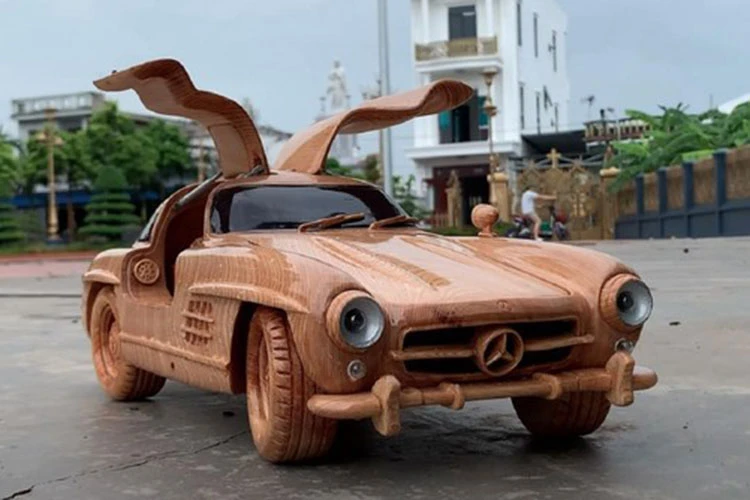 Mercedes 300 SL Gullwing 1955 bằng gỗ, hơn 31 triệu của thợ Việt