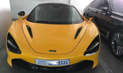 Siêu xe McLaren 720S tiền tỷ, biển “tứ quý” tại Campuchia