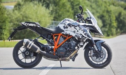 Môtô đường trường “siêu mạnh” KTM 1290 Super Duke GT