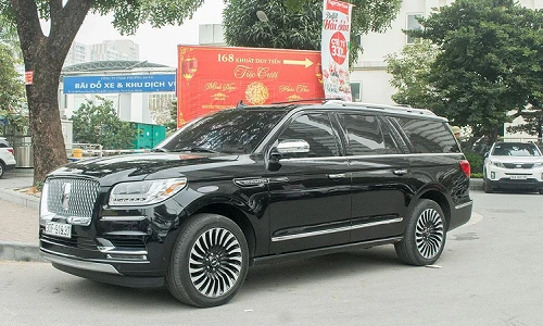 "Khủng long" Lincoln Navigator 2019 gần 10 tỷ đồng tại Hà Nội