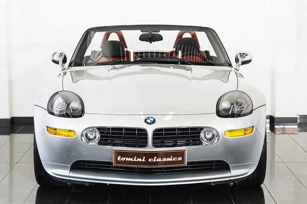 Chiếc BMW Z8 cũ đắt hơn xe mới được các đại gia Việt “thèm khát”