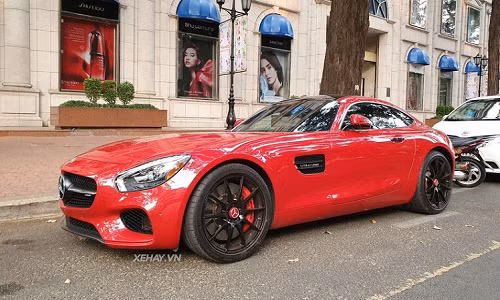 Siêu xe Mercedes-AMG GTS hơn 9 tỷ lăn bánh ở Sài Gòn