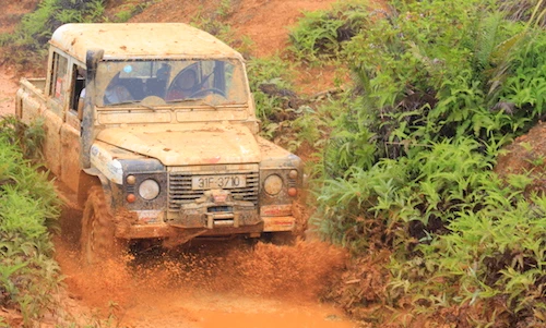 VOC 2015 ngày thứ 2: Địa hình đánh bại loạt xe offroad “khủng“