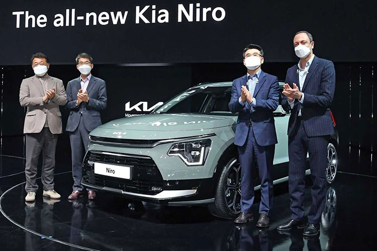 Kia Niro 2022 uống chỉ 4,8 lít xăng/100km, từ 507 triệu đồng