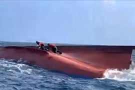 Lật tàu cá ở ngoài khơi bờ biển Hàn Quốc, 9 người mất tích