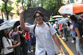 Sau môn thi Văn lớp 10 ở Hà Nội: "Thủ khoa là em rồi"