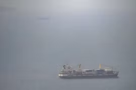 Mỹ bắt thêm tàu chở dầu liên quan Iran, căng thẳng leo thang 