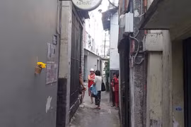 Phát hiện vali chứa thi thể nữ giới vứt trong hẻm ở TP HCM