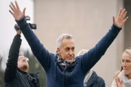 Cựu ứng viên Tổng thống Romania bị cáo buộc âm mưu đảo chính