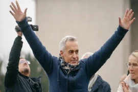 Cựu ứng viên Tổng thống Romania bị cáo buộc âm mưu đảo chính