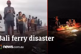 Toàn cảnh vụ chìm phà chở 65 người ở Indonesia