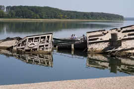 Nước sông Danube xuống thấp, xác chiến hạm Đức thời Thế chiến II lộ diện 