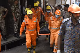 Sập nhà 4 tầng ở Ấn Độ, nhiều thương vong