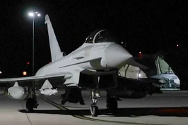 Anh - Pháp không kích mục tiêu IS ở Syria