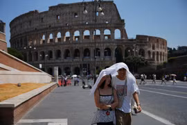 Loạt thành phố lớn ở Italy 'báo động đỏ' vì nắng nóng