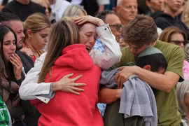 Hình ảnh người dân ở Australia tưởng niệm nạn nhân vụ xả súng