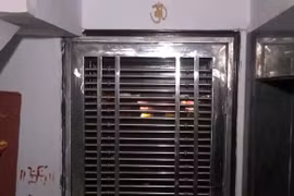 Rúng động vụ phát hiện thi thể 3 mẹ con trong nhà riêng