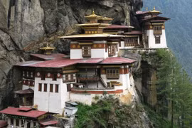 Ngỡ ngàng cuộc sống ở "vương quốc hạnh phúc" Bhutan