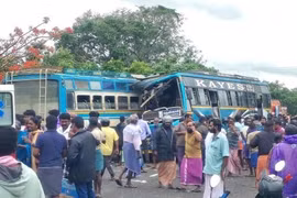 Hai xe buýt va chạm ở Ấn Độ, hơn 60 người thương vong