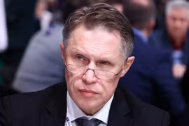 Bộ trưởng Y tế Nga cấp cứu cho hành khách trên chuyến bay tới Việt Nam