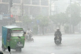 Mưa đá kinh hoàng ở Pakistan, hơn 100 người thương vong