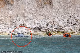 Ô tô lao xuống vực sâu ở điểm du lịch, hai người thiệt mạng