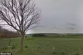 Bé gái bị cưỡng bức trên cánh đồng, lộ nghi phạm gây sốc