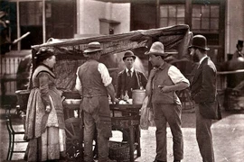 Ảnh hiếm hé lộ cuộc sống ở London hàng trăm năm trước