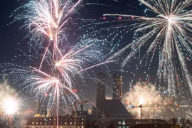 Khoảnh khắc khó quên trong 'đại tiệc' pháo hoa đón năm mới ở Châu Âu