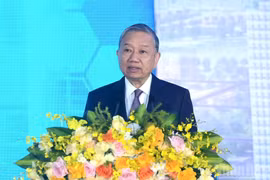 Chăm sóc sức khỏe nhân dân là nhiệm vụ chính trị trung tâm