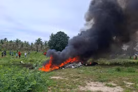 Hiện trường vụ rơi trực thăng ở Thái Lan, 3 người thiệt mạng