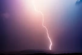 Đi hưởng tuần trăng mật, nam thanh niên bị sét đánh tử vong