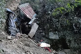 Xe tải lao xuống vực sâu ở Ấn Độ, hơn 20 công nhân tử vong