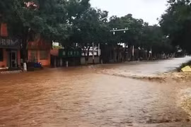 Mưa lớn tiếp tục, ít nhất 18 người ở Trung Quốc thiệt mạng