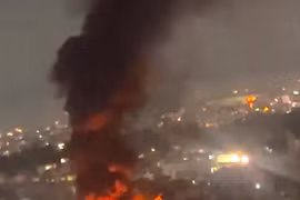 Cháy kho phế liệu trong khu dân cư ở Bình Hưng Hòa, người dân hoảng loạn