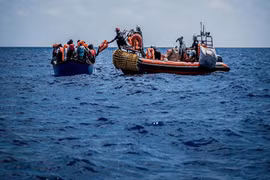 Lật thuyền trên vùng biển Algeria, 17 người di cư thiệt mạng