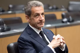 Vì sao cựu Tổng thống Pháp Sarkozy bị kết án 5 năm tù?