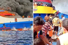 Khoảnh khắc tàu chở 280 khách bốc cháy ngoài khơi Indonesia