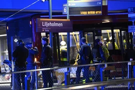 Xe buýt lao vào tòa nhà ở Thụy Điển, nhiều người bị thương