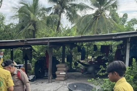 Cặp vợ chồng bị điện giật tử vong trong nhà