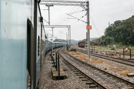 Tàu hỏa đâm trúng nhóm công nhân đường sắt, 4 người tử vong