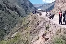 Xe buýt mất lái lao xuống vực, ít nhất 16 người tử vong