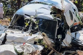 Máy bay cứu thương rơi xuống rừng ở Ấn Độ, 7 người tử vong