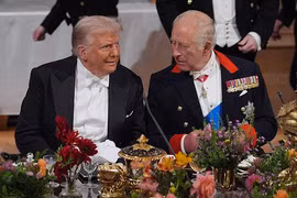 Hình ảnh Tổng thống Mỹ Donald Trump trong chuyến thăm Anh