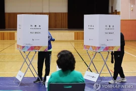 Toàn cảnh người dân Hàn Quốc đi bầu Tổng thống mới