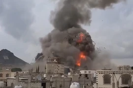 Israel oanh kích dữ dội thủ đô Yemen