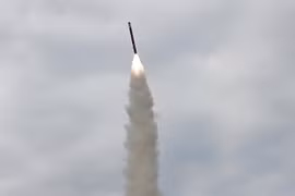 Triều Tiên phóng thử tên lửa trước thềm ông Trump thăm Hàn Quốc